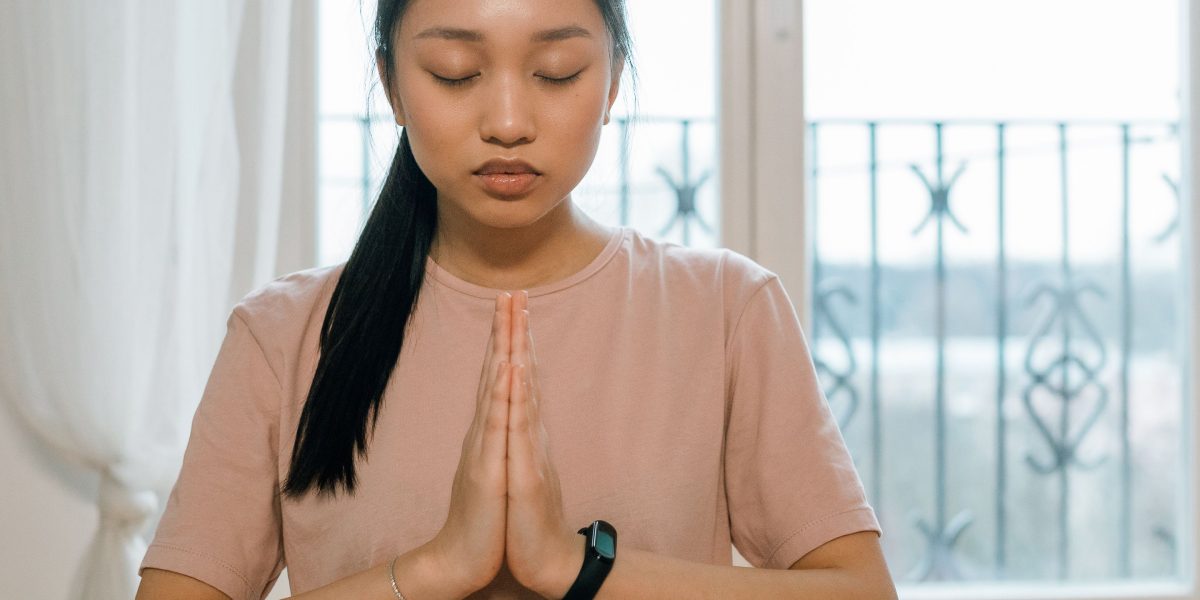 Techniques like body scan meditation help shift focus away from anxious thoughts, promoting deeper relaxation.